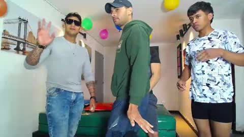 benz boys online show from February 17, 12:34 pm