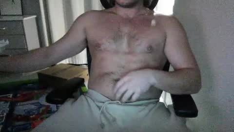 Snapshot of benzoil20007 chatting on February 25, 11:30 am benzoil20007 online show from February 25, 11:30 am