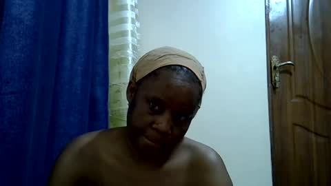 Snapshot of berbiestar chatting on June 16, 10:51 am Crazybeibe online show from June 16, 10:51 am