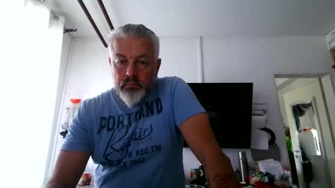 Snapshot of berg_boy chatting on June 7, 7:23 am Martin online show from June 7, 7:23 am