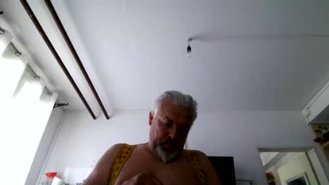 Snapshot of berg_boy chatting on July 27, 10:33 am Martin online show from July 27, 10:33 am