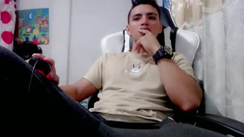 Snapshot of bergon30 chatting on January 27, 12:05 pm Bergon77 online show from January 27, 12:05 pm