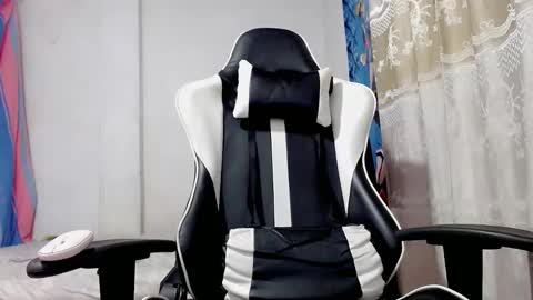 Snapshot of bergon30 chatting on March 8, 12:52 pm Bergon77 online show from March 8, 12:52 pm