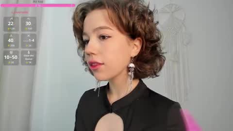 Snapshot of bermudatrait chatting on November 17, 7:03 am Inna online show from November 17, 7:03 am