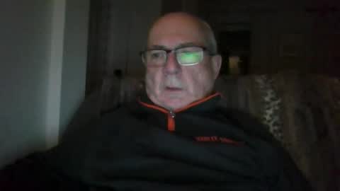 bernard1102 online show from March 1, 2:02 am