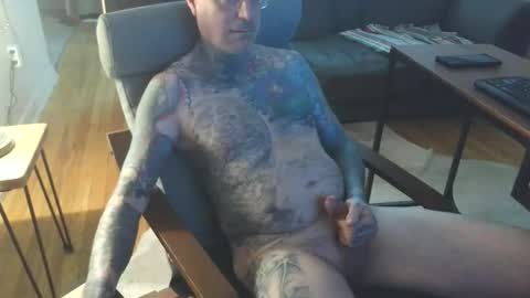 Snapshot of bernhard666 chatting on May 23, 12:09 pm bernhard666 online show from May 23, 12:09 pm
