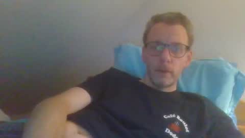 Snapshot of bernie484237 chatting on June 1, 7:15 pm Bernie online show from June 1, 7:15 pm