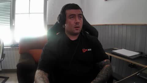 Snapshot of berto3389 chatting on June 1, 1:24 pm berto3389 online show from June 1, 1:24 pm