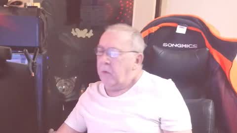 jean online show from February 7, 10:35 pm