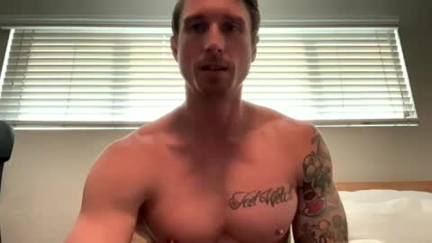 Snapshot of bestcoast35 chatting on February 21, 10:26 pm Bestcoast3579 online show from February 21, 10:26 pm