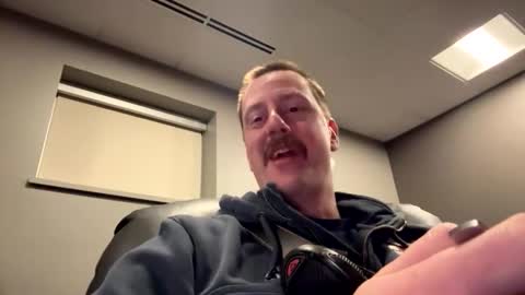 Snapshot of bestfriend123456 chatting on March 5, 1:34 am bestfriend123456 online show from March 5, 1:34 am