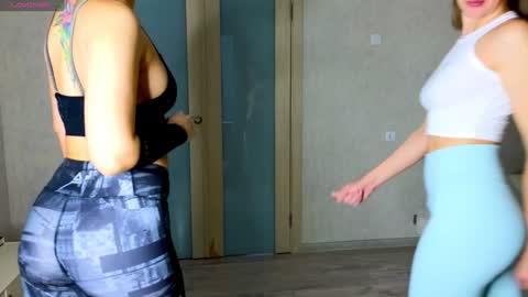 Snapshot of bestgirls2021 chatting on January 20, 2:11 am Hellen and Natali online show from January 20, 2:11 am