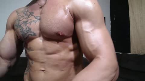 Snapshot of bestmuscle chatting on May 5, 6:32 am bestmuscle online show from May 5, 6:32 am