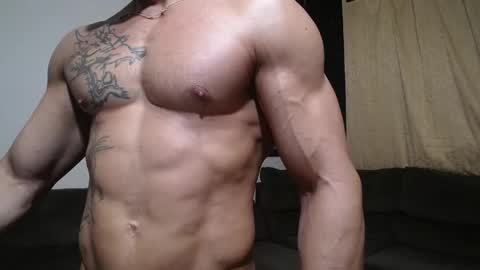 Snapshot of bestmuscle chatting on May 8, 8:36 pm bestmuscle online show from May 8, 8:36 pm
