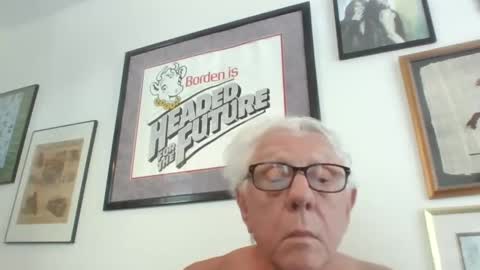 Snapshot of bestshot1951 chatting on April 23, 3:47 pm bestshot1951 online show from April 23, 3:47 pm