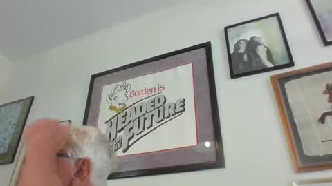 Snapshot of bestshot1951 chatting on April 24, 4:31 pm bestshot1951 online show from April 24, 4:31 pm