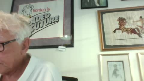 Snapshot of bestshot1951 chatting on June 23, 10:35 am bestshot1951 online show from June 23, 10:35 am