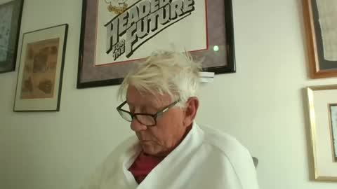 Snapshot of bestshot1951 chatting on July 2, 11:49 am bestshot1951 online show from July 2, 11:49 am