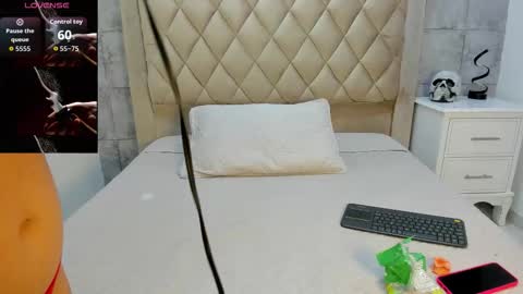 Snapshot of betanymiller chatting on September 25, 5:44 am Betany online show from September 25, 5:44 am