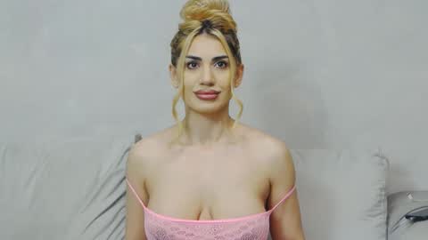 bethierusse online show from January 12, 9:51 pm