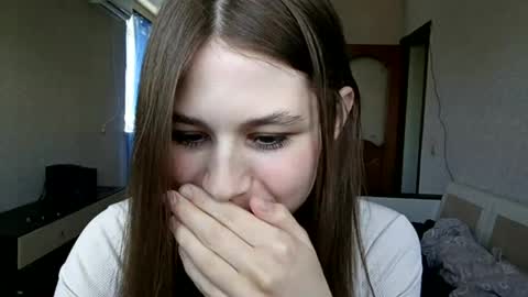 Snapshot of bethkallberg chatting on June 9, 9:10 am Leila online show from June 9, 9:10 am