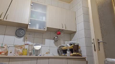 bethnorth online show from April 8, 1:05 am