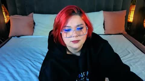 betttydark online show from September 28, 8:03 pm