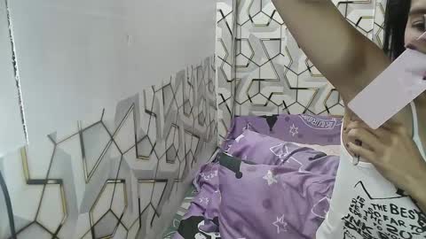 Snapshot of betty1105 chatting on February 16, 11:16 pm betty1105 online show from February 16, 11:16 pm