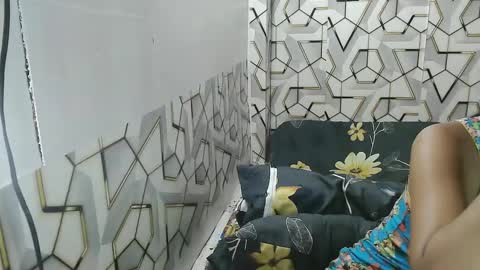 Snapshot of betty1105 chatting on February 25, 12:58 am betty1105 online show from February 25, 12:58 am