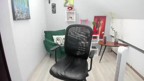 bettyjamess online show from October 23, 8:40 pm