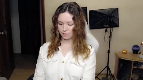 Snapshot of bettystar_ chatting on October 16, 7:59 pm Betty online show from October 16, 7:59 pm
