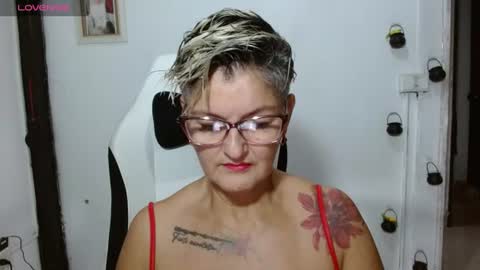 Snapshot of bety_cum3 chatting on June 23, 12:25 pm bibiana online show from June 23, 12:25 pm