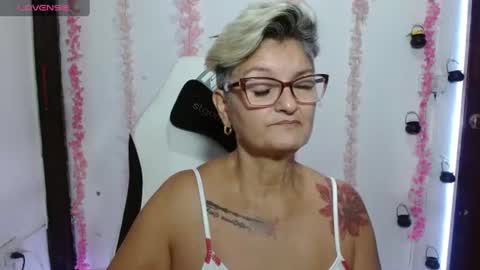 Snapshot of bety_cum3 chatting on June 30, 11:33 am bibiana online show from June 30, 11:33 am