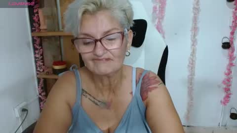 Snapshot of bety_cum3 chatting on July 20, 5:37 pm bibiana online show from July 20, 5:37 pm