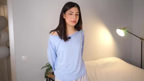 Snapshot of beverleymonninger chatting on October 20, 3:34 pm Emily online show from October 20, 3:34 pm