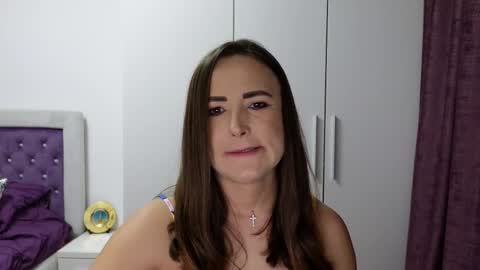   BeyonceDoll       Twitter DollBeyonce    online show from March 21, 7:50 pm