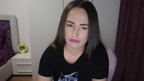   BeyonceDoll       Twitter DollBeyonce    online show from March 24, 10:59 pm