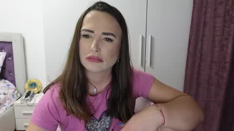   BeyonceDoll       Twitter DollBeyonce    online show from April 18, 7:07 pm