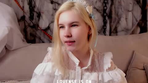 Eliz online show from November 6, 2:01 am