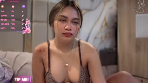 MAXINE online show from May 9, 3:39 pm