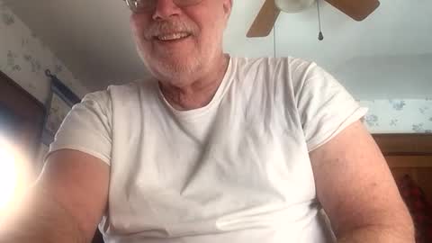 Snapshot of bhsurfer3 chatting on February 14, 2:02 pm bhsurfer3 online show from February 14, 2:02 pm