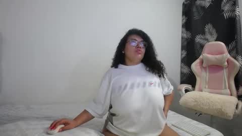 Bianca Tuesday to Sunday from 2am to 6am UTC-5 online show from February 3, 9:25 am