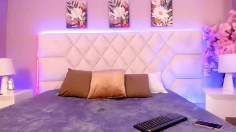 Snapshot of bianca_monroe_ chatting on April 21, 8:23 pm Bianca online show from April 21, 8:23 pm