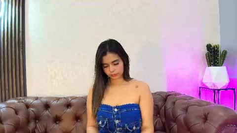 Snapshot of bianca_vega_ chatting on July 3, 11:27 am bianca_vega_ online show from July 3, 11:27 am