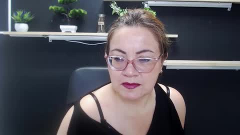 bianca_velvet online show from March 12, 4:02 pm