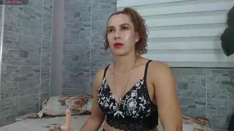 Snapshot of biancamontiel chatting on August 6, 9:28 pm Bianca Montiel online show from August 6, 9:28 pm