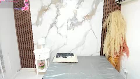 Snapshot of biancapercy chatting on August 3, 12:21 pm Bianca online show from August 3, 12:21 pm