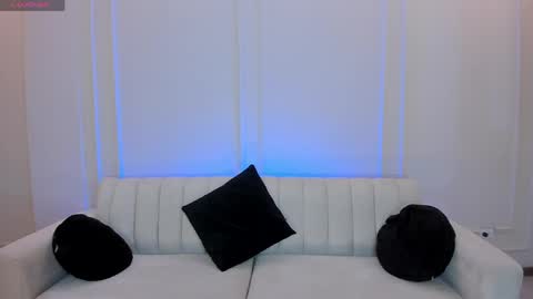 Snapshot of biancapierce_ chatting on May 18, 12:11 pm Bianca Pierce online show from May 18, 12:11 pm