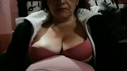 Snapshot of biancasteel chatting on April 27, 4:54 am biancasteel online show from April 27, 4:54 am
