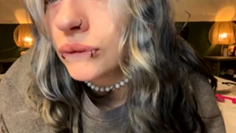 Ellie  online show from April 8, 4:12 am